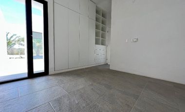 CASA EN VENTA EN PRIVADA RESIDENCIAL OASIS CHOLUL, MERIDA