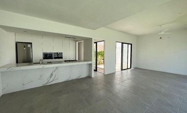 CASA EN VENTA EN PRIVADA RESIDENCIAL OASIS CHOLUL, MERIDA
