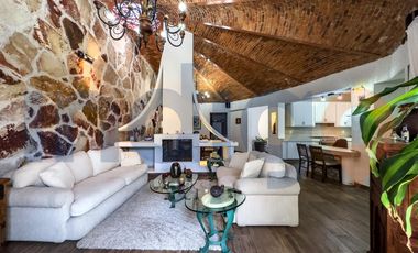 Casa en Venta en Tequisquiapan (Incluye 2 casas y 4 locales comerciales)