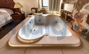Casa en Venta en Tequisquiapan (Incluye 2 casas y 4 locales comerciales)