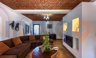 Casa en Venta en Tequisquiapan (Incluye 2 casas y 4 locales comerciales)