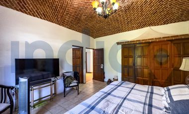Casa en Venta en Tequisquiapan (Incluye 2 casas y 4 locales comerciales)