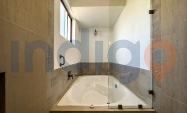 Casa en Venta en Tequisquiapan (Incluye 2 casas y 4 locales comerciales)
