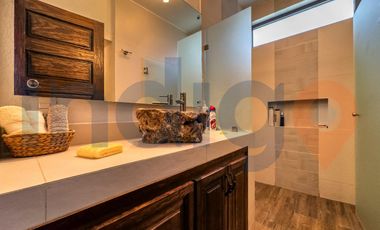 Casa en Venta en Tequisquiapan (Incluye 2 casas y 4 locales comerciales)