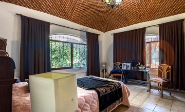 Casa en Venta en Tequisquiapan (Incluye 2 casas y 4 locales comerciales)