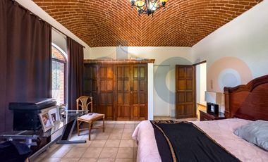 Casa en Venta en Tequisquiapan (Incluye 2 casas y 4 locales comerciales)