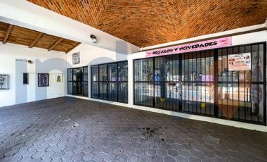 Casa en Venta en Tequisquiapan (Incluye 2 casas y 4 locales comerciales)