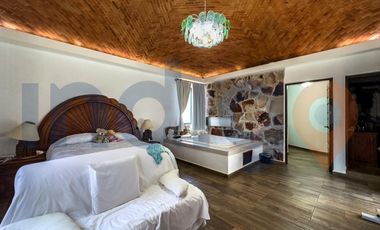 Casa en Venta en Tequisquiapan (Incluye 2 casas y 4 locales comerciales)