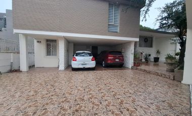 CASA EN VENTA LOMA LARGA MONTERREY