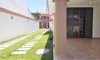 Casa en venta por Ave Luna SMZ Supermanzana 43, Cancun