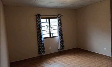 ALQUILER DE CASA EN ALTO BOQUETE  DISPONIBLE A PARTIR DEL 15 DE ENERO