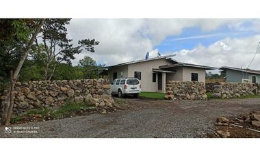 ALQUILER DE CASA EN ALTO BOQUETE  DISPONIBLE A PARTIR DEL 15 DE ENERO