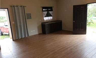 ALQUILER DE CASA EN ALTO BOQUETE  DISPONIBLE A PARTIR DEL 15 DE ENERO