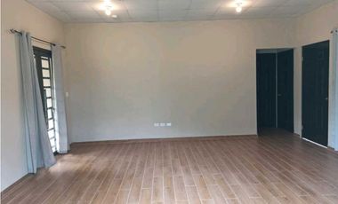 ALQUILER DE CASA EN ALTO BOQUETE  DISPONIBLE A PARTIR DEL 15 DE ENERO