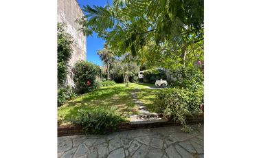 Venta Chalet 5 ambientes en zona San Carlos.