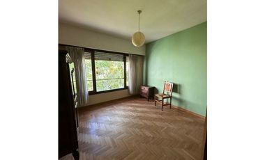 Venta Chalet 5 ambientes en zona San Carlos.