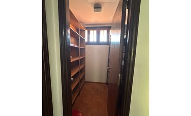 Venta Chalet 5 ambientes en zona San Carlos.