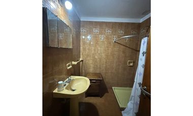 Venta Chalet 5 ambientes en zona San Carlos.