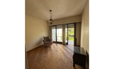 Venta Chalet 5 ambientes en zona San Carlos.