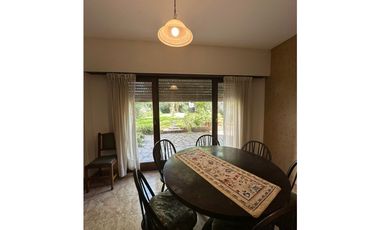 Venta Chalet 5 ambientes en zona San Carlos.