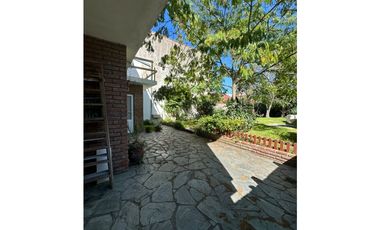 Venta Chalet 5 ambientes en zona San Carlos.