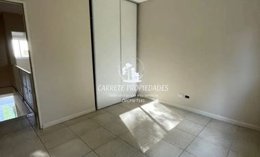 Dúplex en venta 3 ambientes y cochera. Pellegrini Village. Pilar