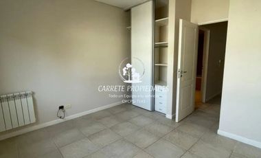 Dúplex en venta 3 ambientes y cochera. Pellegrini Village. Pilar