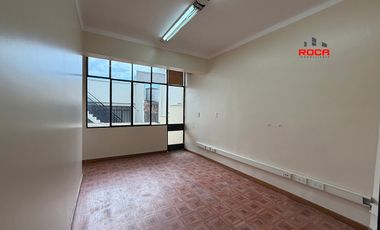 Casa céntrica en alquiler – Uso profesional / administrativo