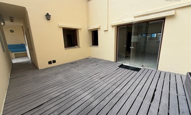 Casa céntrica en alquiler – Uso profesional / administrativo
