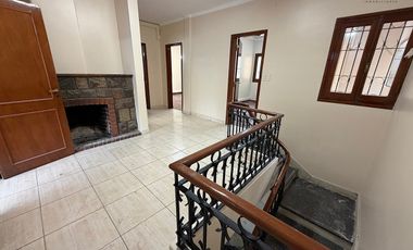 Casa céntrica en alquiler – Uso profesional / administrativo