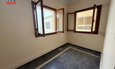 Casa céntrica en alquiler – Uso profesional / administrativo