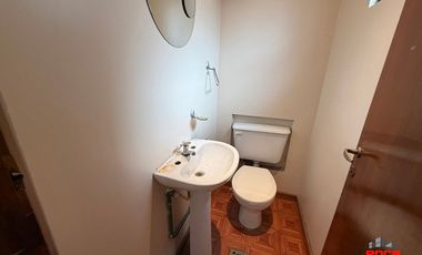 Casa céntrica en alquiler – Uso profesional / administrativo