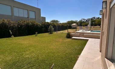 Casa en venta en Barrio privado Pago Chico