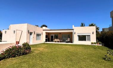 Casa en venta en Barrio privado Pago Chico