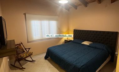 AT160. MAGNÍFICA CASA 3 DORM. QUINCHO+PILETA+COCHERAS (8PAX)