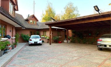 Casa en arriendo en LA REINA