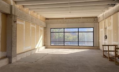 Local Comercial en Arriendo en Av. Camino Los Trapenses 1800