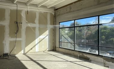 Local Comercial en Arriendo en Av. Camino Los Trapenses 1800