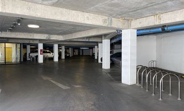 Local Comercial en Arriendo en Av. Camino Los Trapenses 1800