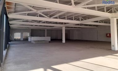 Local Comercial en Arriendo en Sector Metro Puente Cal Y Canto