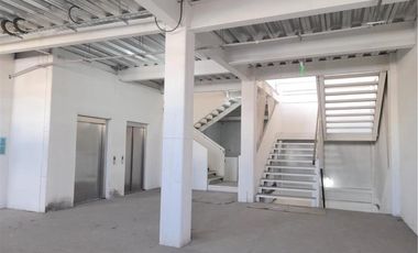 Local Comercial en Arriendo en Sector Metro Puente Cal Y Canto