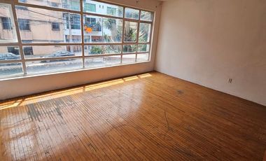 Casa en venta en la colonia Narvarte, a una cuadra de Parque Delta, B. J., CDMX.