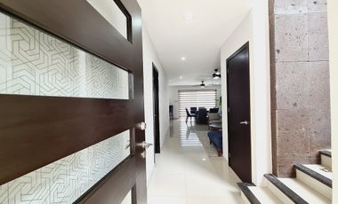 Casa en Venta Lomas del Sol con amplio Jardin