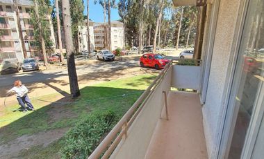 Depto 3d+1b Con Patio, Amoblado Y Estacionamiento.