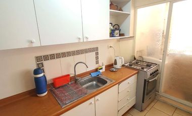 Depto 3d+1b Con Patio, Amoblado Y Estacionamiento.