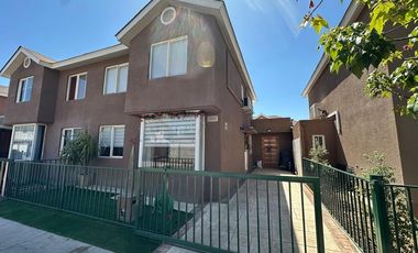 HERMOSA CASA 3D 3B QUILICURA