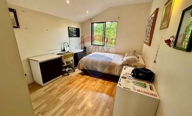 MARAVILLOSA!  EN CONDOMINIO, CERCA PORTAL