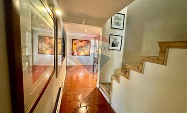 MARAVILLOSA!  EN CONDOMINIO, CERCA PORTAL