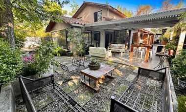 MARAVILLOSA!  EN CONDOMINIO, CERCA PORTAL