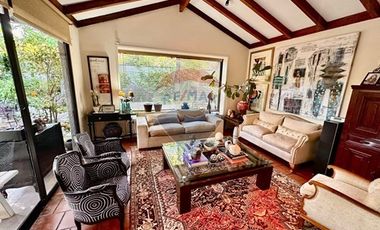 MARAVILLOSA!  EN CONDOMINIO, CERCA PORTAL